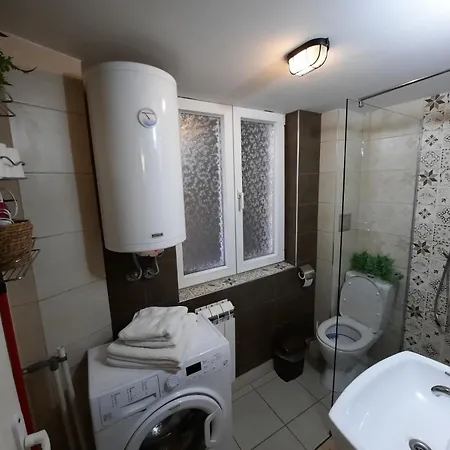 Apartamento Authentic Centre - Split Level Loft With Patio In Courtyard