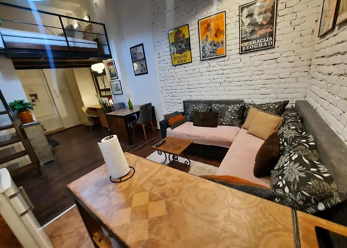 Authentic Centre - Split Level Loft With Patio In Courtyard Apartament *