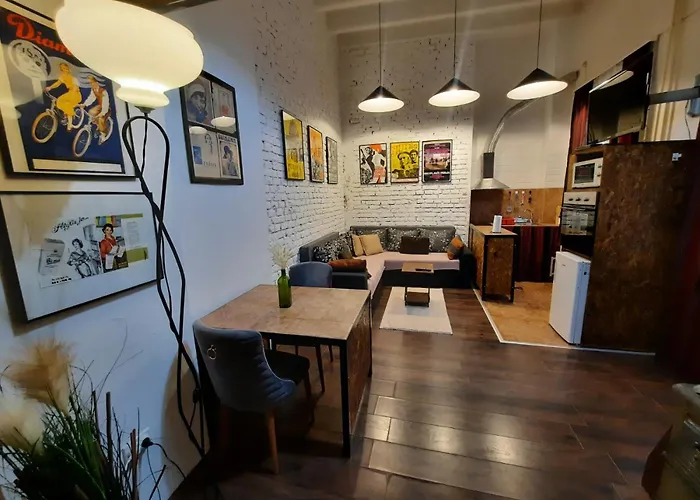 Apartament Authentic Centre - Split Level Loft With Patio In Courtyard Belgrad