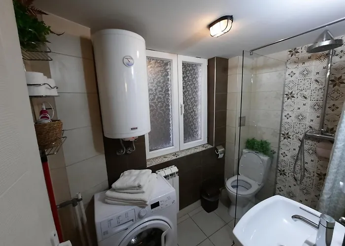 Apartament Authentic Centre - Split Level Loft With Patio In Courtyard