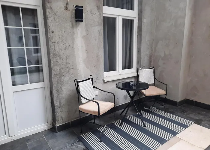 Authentic Centre - Split Level Loft With Patio In Courtyard Belgrad