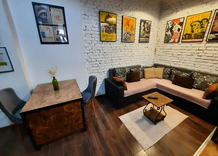 Authentic Centre - Split Level Loft With Patio In Courtyard Apartament Belgrad