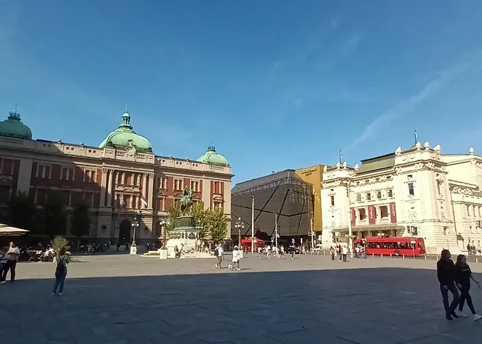 Authentic Centre - Split Level Loft With Patio In Courtyard Belgrad